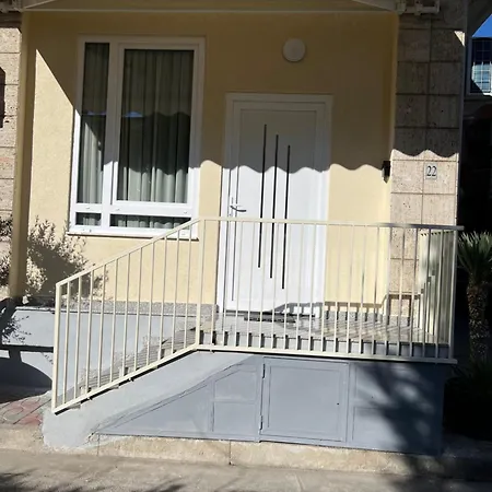 Festa Apartment *
